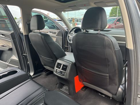 Used 2023 Volkswagen Atlas SE AWD/4WD image 46