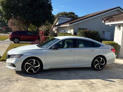 Used 2022 Honda Accord Sport image 4