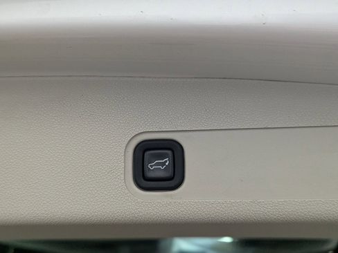 Used 2014 Cadillac Escalade Platinum image 38