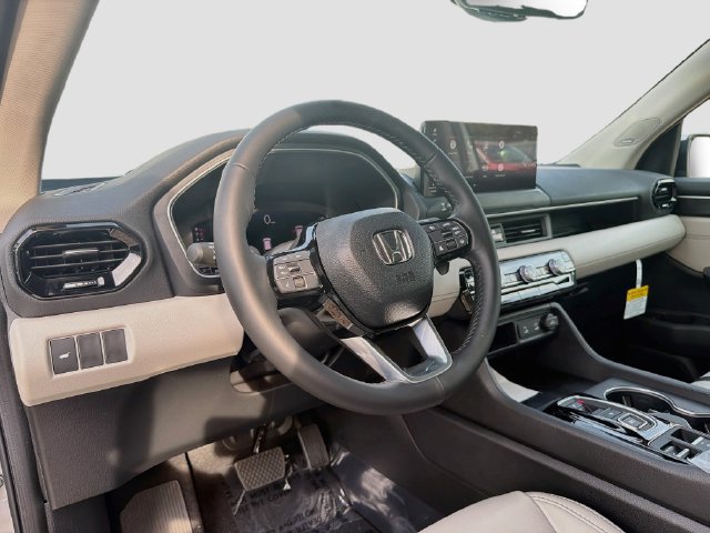 New 2026 Honda Pilot Touring image 9