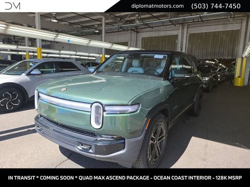 Used 2026 Rivian R1S Premium Quad AWD/4WD image 1