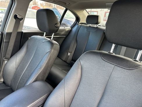 Used 2018 BMW 320i xDrive Sedan image 30