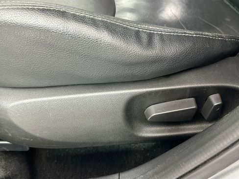 Used 2012 MAZDA MAZDA3 i Grand Touring w/ Tech Pkg image 28