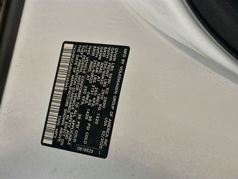 Used 2025 Volkswagen Atlas SE AWD/4WD image 12