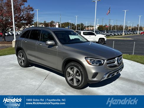 Used 2022 Mercedes-Benz GLC 300 image 1