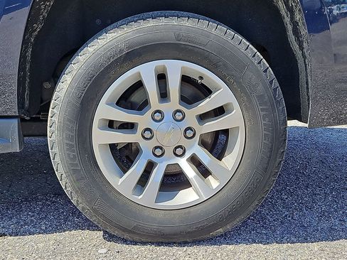 Used 2019 Chevrolet Suburban LS RWD image 36