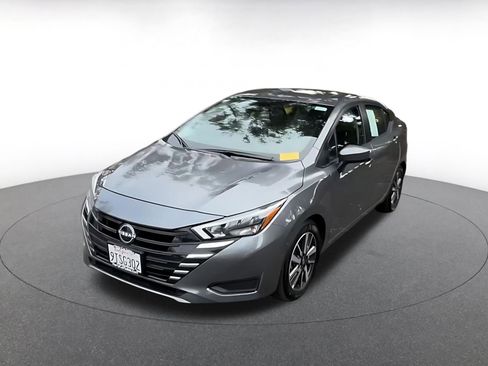 Used 2025 Nissan Versa SV image 7