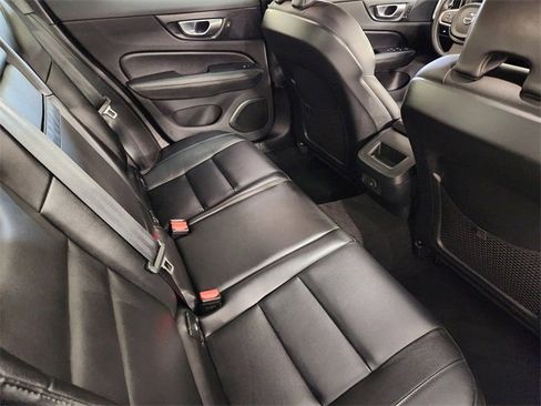 Used 2024 Volvo S60 B5 Core image 31