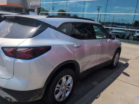 Used 2021 Chevrolet Blazer LT FWD image 2