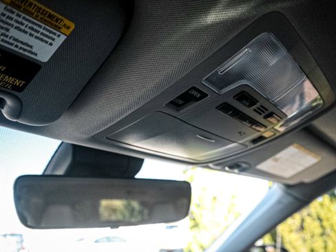 Used 2019 Toyota Highlander XLE image 27