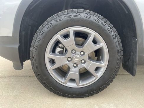 Used 2025 Honda Passport TrailSport image 13