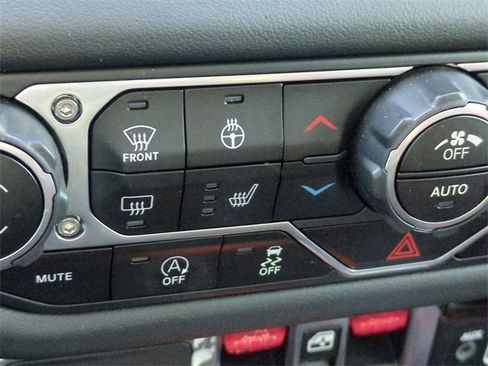 Used 2024 Jeep Wrangler Unlimited Rubicon w/ Safety Group image 20