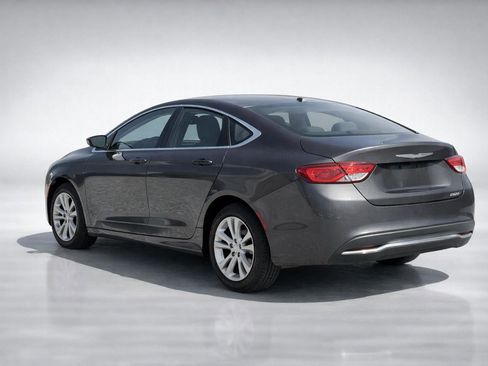 Used 2015 Chrysler 200 Limited w/ Convenience Group image 5