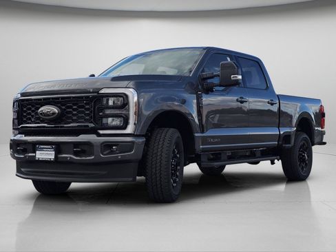 New 2026 Ford F250 Lariat w/ Black Appearance Package image 4