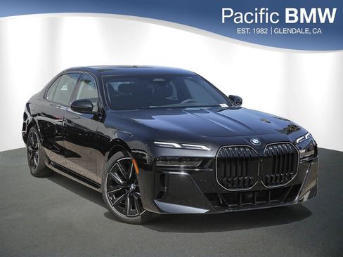 New 2026 BMW 740i w/ Premium Package RWD image 1