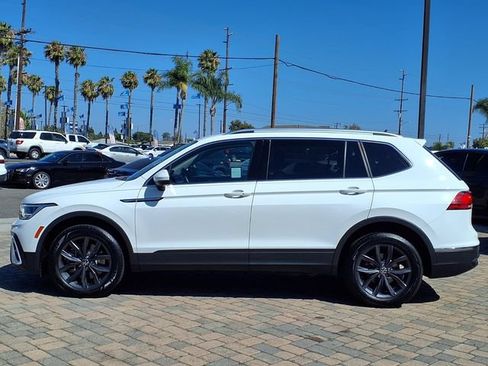 Used 2022 Volkswagen Tiguan SE FWD image 2