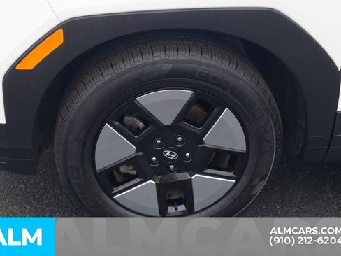 Used 2025 Hyundai Santa Fe SEL image 14