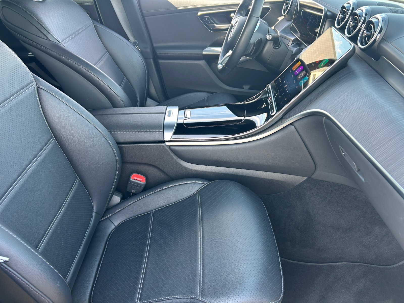 Used 2025 Mercedes-Benz GLC 300 image 18