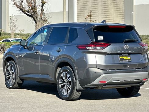 Used 2023 Nissan Rogue SV image 6