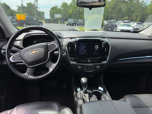 Used 2021 Chevrolet Traverse Premier w/ Redline Edition FWD image 12