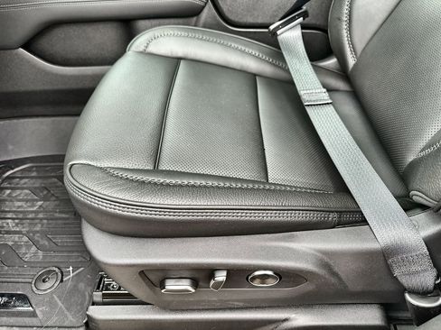 New 2026 GMC Yukon XL Denali w/ Advanced Technology Package image 25