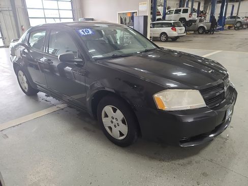 Used 2010 Dodge Avenger SXT image 4