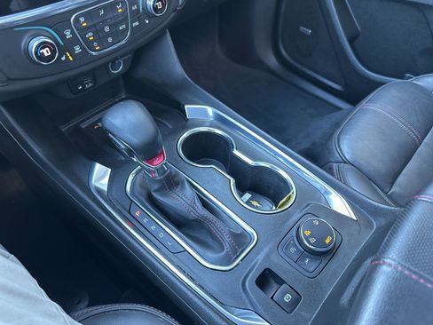 Used 2023 Chevrolet Traverse RS image 34