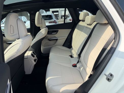 Certified 2025 Mercedes-Benz GLC 300 4MATIC image 17
