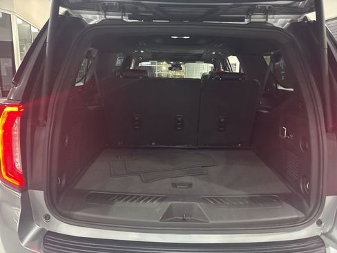 Used 2023 GMC Yukon XL SLT w/ SLT Premium Package image 40