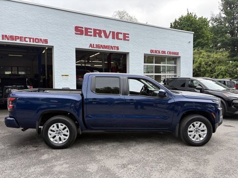 Used 2023 Nissan Frontier SV w/ SV Convenience Package AWD/4WD image 2