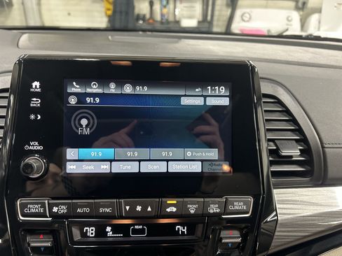 Used 2024 Honda Odyssey Elite image 14