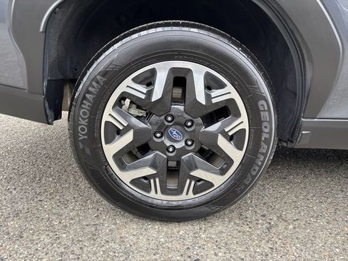 Certified 2025 Subaru Forester Premium AWD/4WD image 27