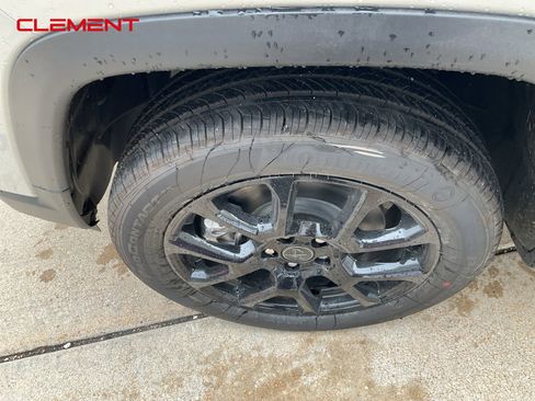 New 2026 Jeep Compass Latitude image 6