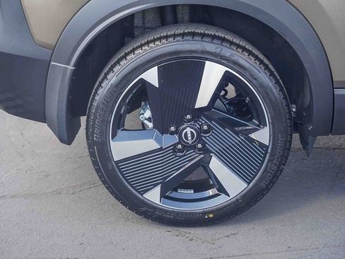 New 2026 Nissan Kicks SR image 9