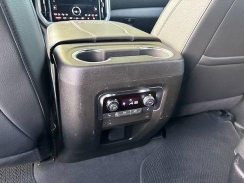 Used 2025 GMC Yukon Denali AWD/4WD image 35