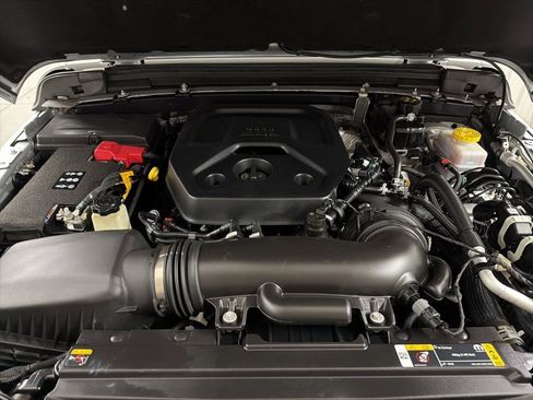 Used 2024 Jeep Wrangler Sport image 26