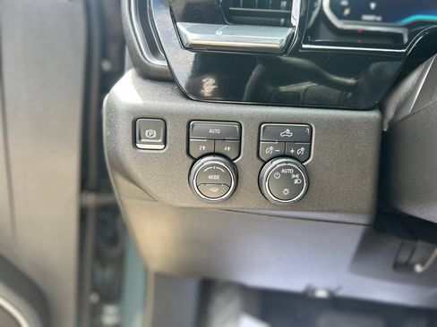 Used 2025 Chevrolet Silverado 1500 LT AWD/4WD image 24