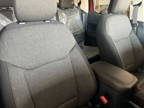 New 2025 Ford Maverick XLT w/ XLT Luxury Package image 34