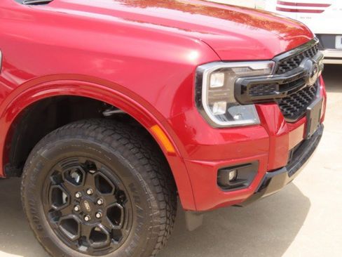 Used 2025 Ford Ranger Lariat w/ FX4 Off-Road Package AWD/4WD image 5