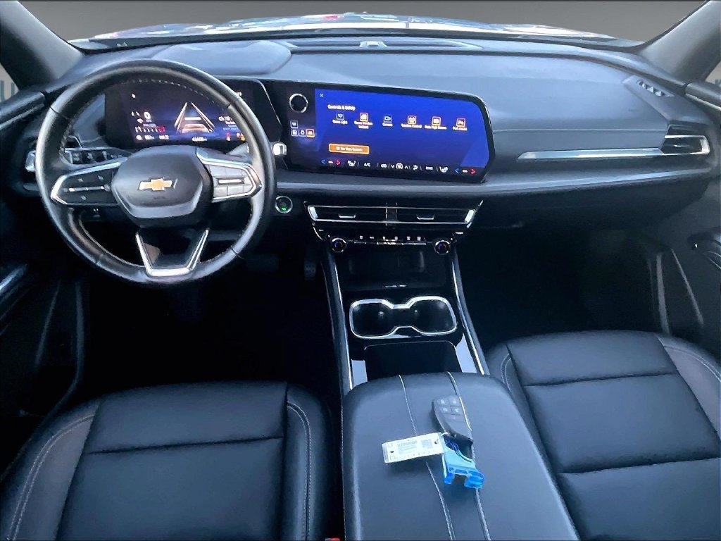 Used 2025 Chevrolet Traverse LT AWD/4WD image 21