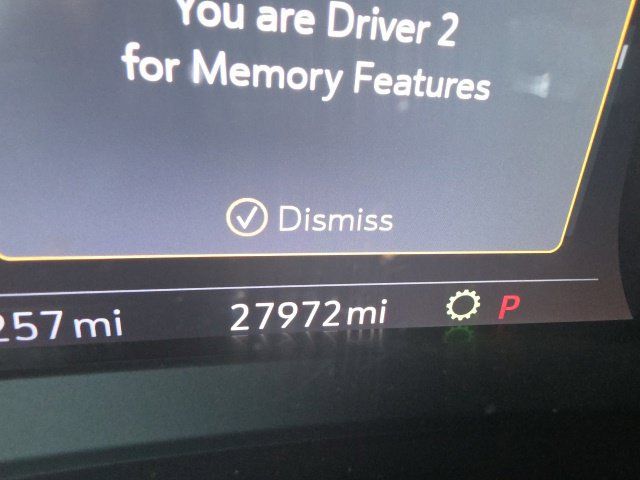 Used 2022 Cadillac XT4 Premium Luxury w/ Technology Package FWD image 10