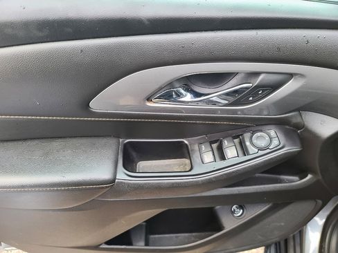 Used 2018 Chevrolet Traverse LT FWD image 10