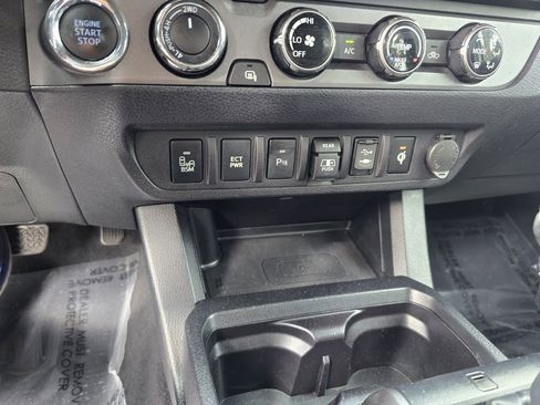 Used 2018 Toyota Tacoma TRD Off-Road image 27