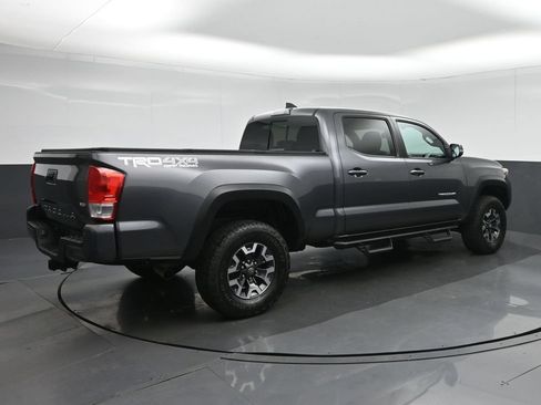 Used 2017 Toyota Tacoma TRD Off-Road w/ Premium & Technology Package AWD/4WD image 7
