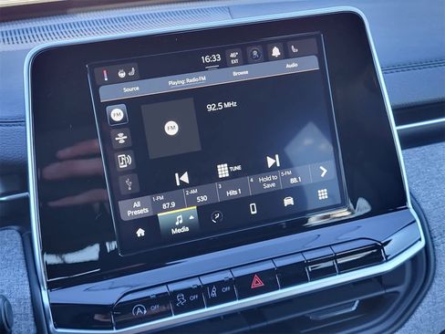 New 2026 Jeep Compass Latitude image 11