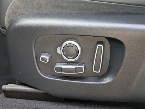 Used 2020 Land Rover Range Rover Velar SV Autobiography Dynamic image 18