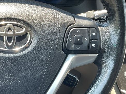 Used 2015 Toyota Sienna XLE w/ XLE Navigation Package AWD/4WD image 21