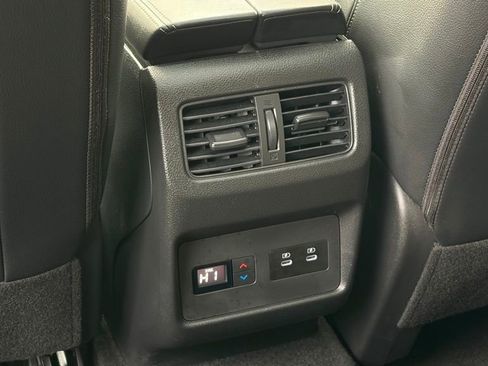 Certified 2025 Nissan Rogue SL w/ Tech Package image 27