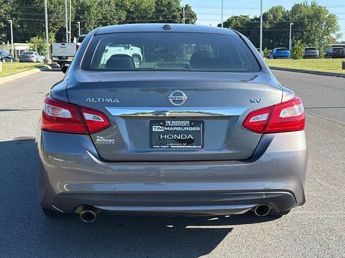 Used 2017 Nissan Altima 2.5 SV FWD image 3