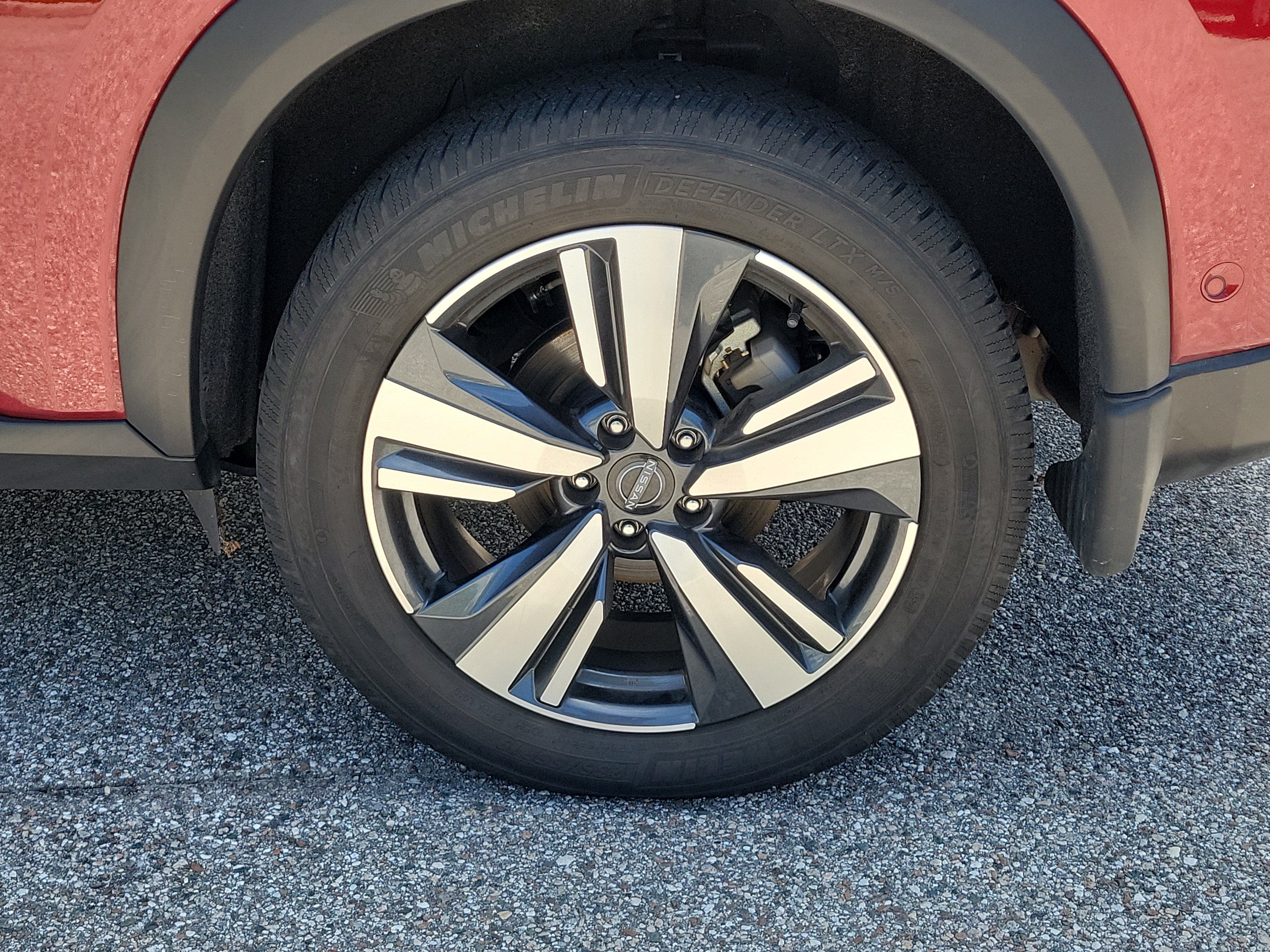 Certified 2025 Nissan Rogue SL FWD image 10